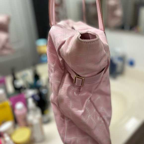 Chanel - Picture 4 of 8